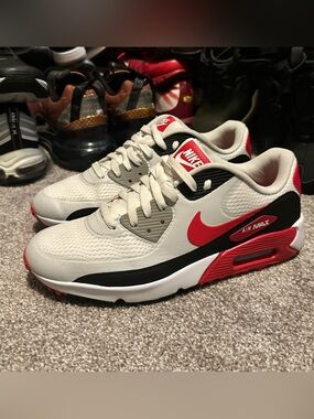 Nike Air Max 90 G Golf Shoes
White/Black/Photon Dust/University Red (2022)
